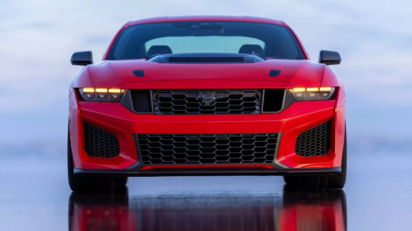 Ford Mustang Dark Horse SC: мощь Мустанга GTD за треть цены Ford Mustang Dark Horse SC: мощь Мустанга GTD за треть цены