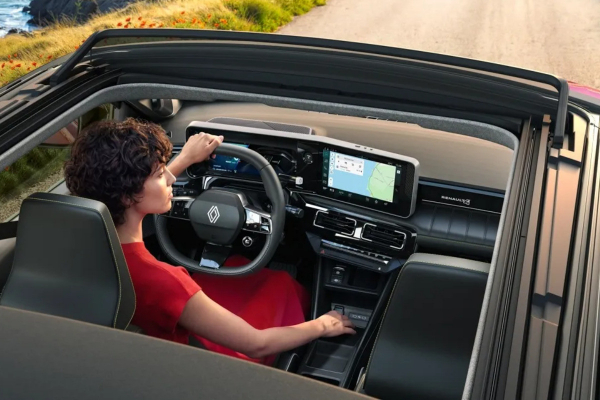 Renault 4 E-Tech позаимствовал у культового прародителя мягкую вставку в крыше Renault 4 E-Tech позаимствовал у культового прародителя мягкую вставку в крыше